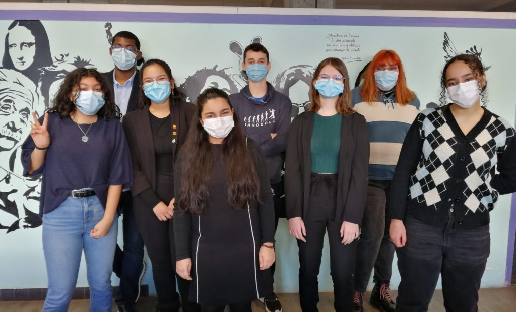 élèves du Lycée de cachan, élus du Conseil de vie lycéenne. 6 filles et é garçons